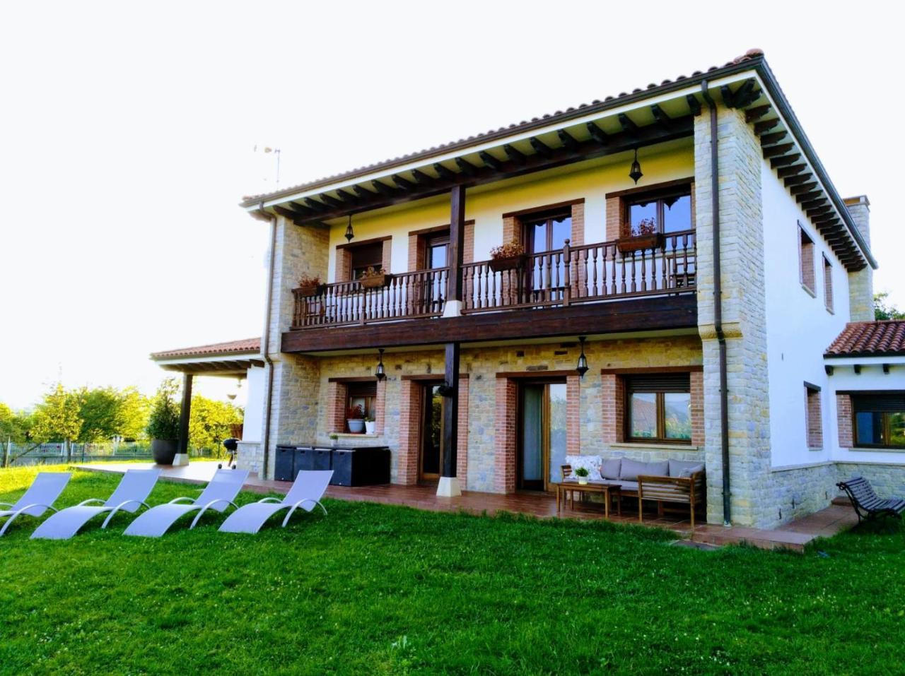 Villa Tiviti 오비에도 외부 사진